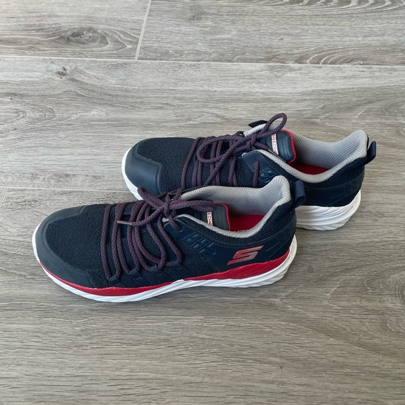 Skechers for Boys • Size 4.5 - Picture 3 of 13
